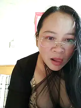 Snapshot of lymm78 chatting on May 2026 12:27:01 AM lymm78 online show from May 2026 12:27:01 AM