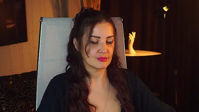 AureliaVane online show from May 2026 06:38:01 PM