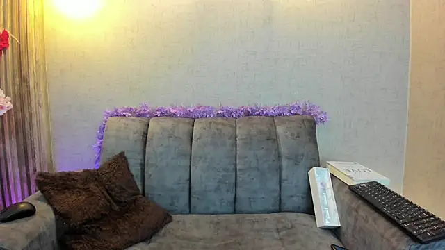Snapshot of ShantalBr chatting on June 2026 03:25:01 AM ShantalBr online show from June 2026 03:25:01 AM