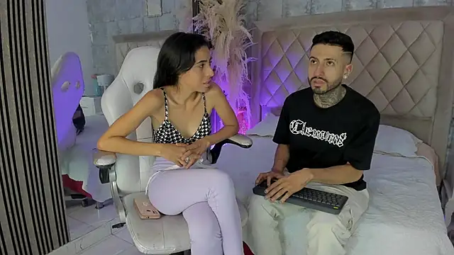 Snapshot of StevenAndLaura chatting on June 2026 04:48:01 AM StevenAndLaura online show from June 2026 04:48:01 AM