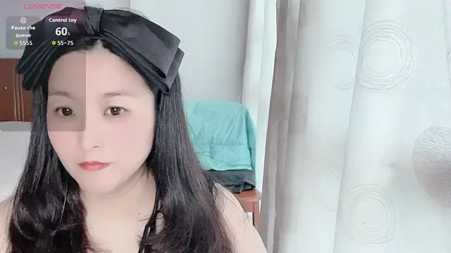 Snapshot of D-Misslu chatting on April 2026 01:12:01 AM D-Misslu online show from April 2026 01:12:01 AM