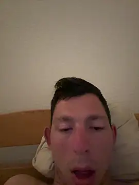 hadrie69 online show from April 2026 09:28:01 PM