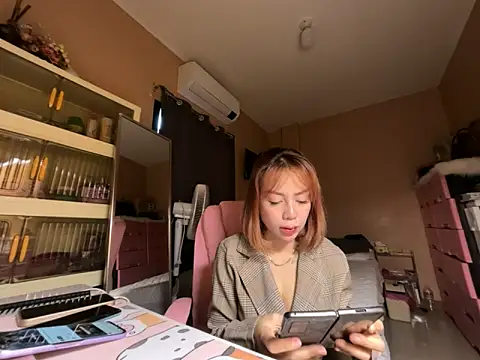 Snapshot of sweet_glam chatting on May 2026 04:18:02 AM sweet glam online show from May 2026 04:18:02 AM