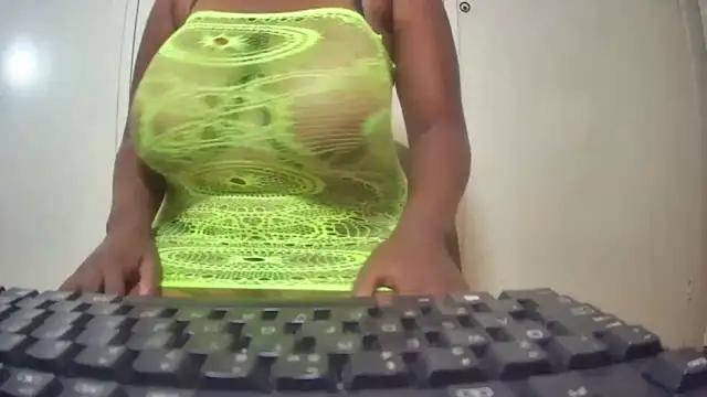 Snapshot of BusttyBoobs19 chatting on May 2026 01:00:01 AM BusttyBoobs19 online show from May 2026 01:00:01 AM