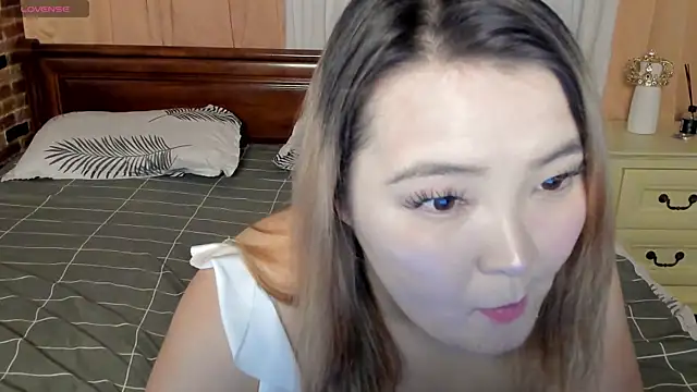 Snapshot of VelvetKIss01 chatting on May 2026 03:53:02 PM VelvetKIss01 online show from May 2026 03:53:02 PM