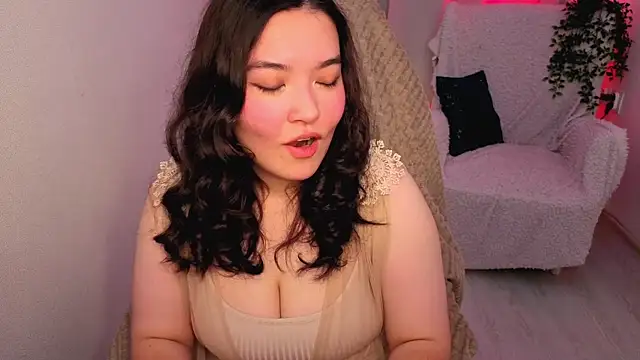 MomoRins online show from May 2026 09:30:02 PM