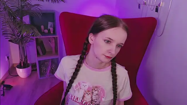 AliciaCore online show from May 2026 01:28:01 PM