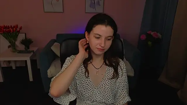 Snapshot of BelovedAlice chatting on April 2026 06:28:01 AM BelovedAlice online show from April 2026 06:28:01 AM