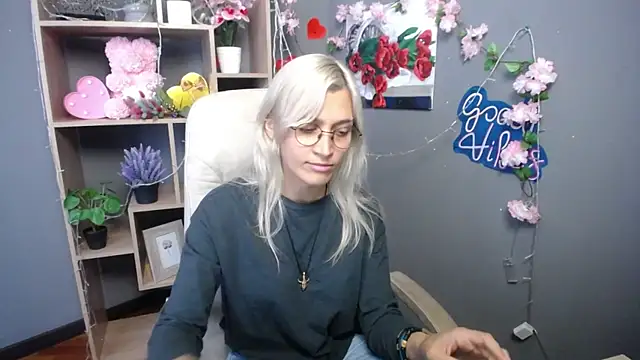 Snapshot of RubyDaviss chatting on May 2026 12:13:02 PM RubyDaviss online show from May 2026 12:13:02 PM