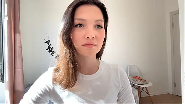 RochelTrewhitt online show from May 2026 01:15:02 PM