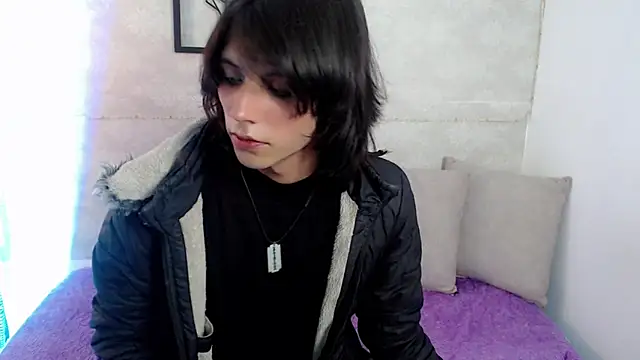 raven n matt online show from April 2026 08:37:02 PM