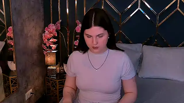 Snapshot of IvySimmons chatting on May 2026 04:07:02 AM IvySimmons online show from May 2026 04:07:02 AM