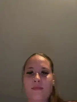 Snapshot of Poppylooloo chatting on July 2026 07:01:02 PM Poppylooloo online show from July 2026 07:01:02 PM