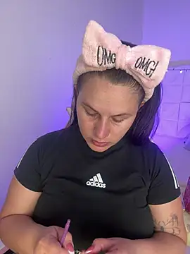 Ivonny Goldie online show from June 2026 11:07:01 PM