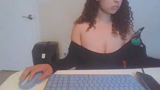 Snapshot of sugarbaby1818 chatting on April 2026 06:28:01 PM sugarbaby1818 online show from April 2026 06:28:01 PM