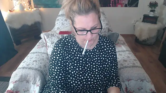 Divineblond online show from March 2025 01:45:01 PM