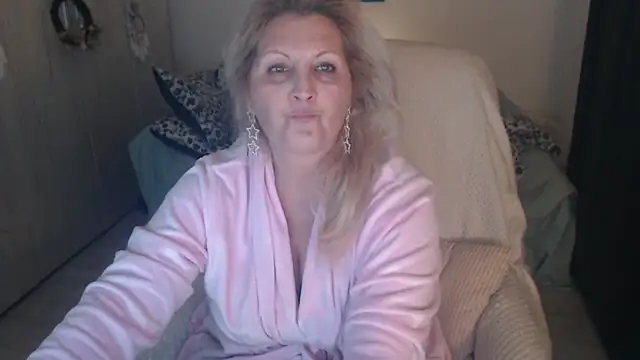 Divineblond online show from March 2026 09:08:01 PM