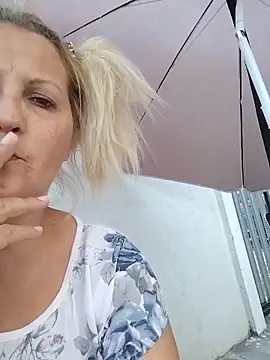 Snapshot of Divineblond chatting on June 2026 06:06:02 PM Divineblond online show from June 2026 06:06:02 PM
