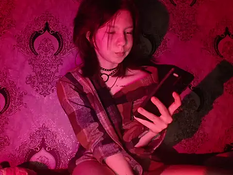 Rozvelt Ravenmore online show from April 2026 07:55:02 PM