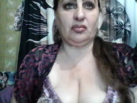 Snapshot of LoaqLovew chatting on June 2026 09:14:01 AM LoaqLovew online show from June 2026 09:14:01 AM