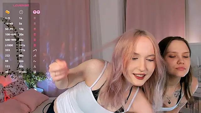 Snapshot of lisaluve chatting on May 2026 09:42:01 PM lisaluve online show from May 2026 09:42:01 PM