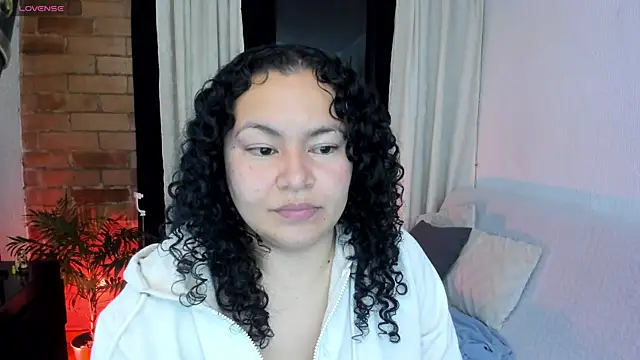 Snapshot of MissBronte chatting on June 2026 12:33:01 AM MissBronte online show from June 2026 12:33:01 AM