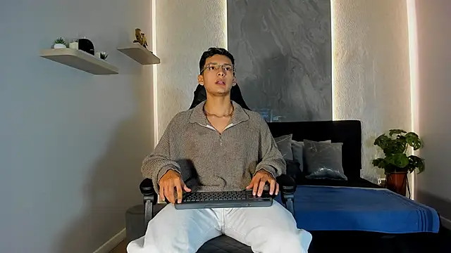 Alan Salazar online show from May 2026 02:22:02 PM