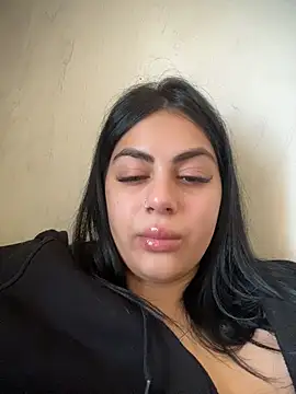 Snapshot of LilyLovell chatting on April 2026 11:37:01 AM LilyLovell online show from April 2026 11:37:01 AM