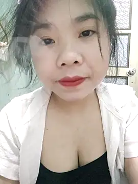 Snapshot of Ayti01 chatting on April 2026 06:10:02 PM Ayti01 online show from April 2026 06:10:02 PM