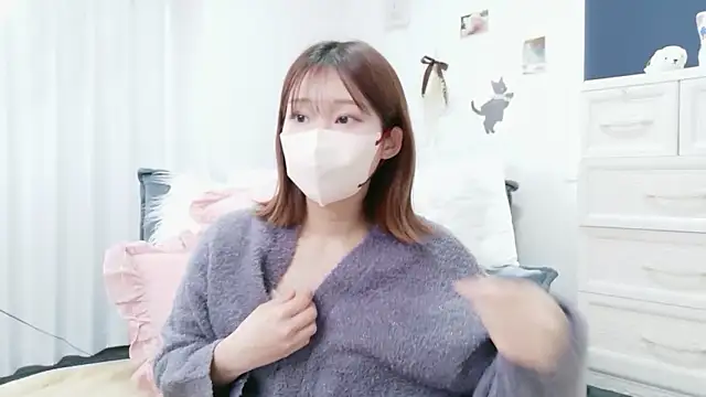 Snapshot of Neko_o33 chatting on May 2026 06:18:01 AM Neko o33 online show from May 2026 06:18:01 AM