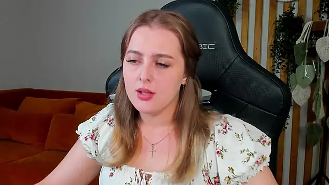EllaBells online show from June 2026 05:59:01 PM
