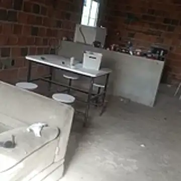  - - putinha -  online show from April 2026 11:30:02 AM