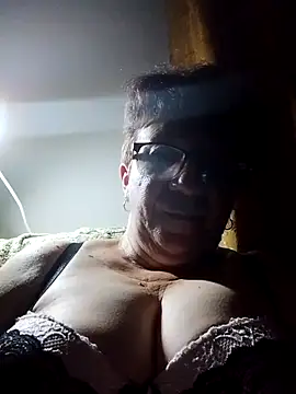 Snapshot of KetQueen101 chatting on June 2026 08:42:01 PM KetQueen101 online show from June 2026 08:42:01 PM
