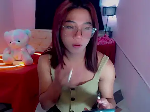 URsexyLylia online show from May 2026 04:47:01 PM