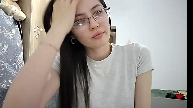 Snapshot of AshleyTropiano chatting on May 2026 04:26:02 PM AshleyTropiano online show from May 2026 04:26:02 PM