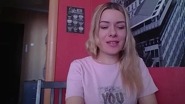 Snapshot of Softy_Aura_ chatting on May 2026 01:09:02 PM Softy Aura online show from May 2026 01:09:02 PM