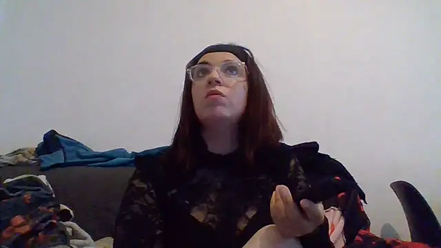 miss16 online show from May 2026 12:00:02 PM