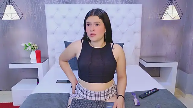 Snapshot of CarolineOlsen chatting on June 2026 03:12:01 AM CarolineOlsen online show from June 2026 03:12:01 AM