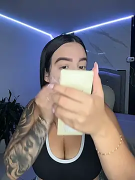 Lisa brown01 online show from April 2026 11:13:01 PM