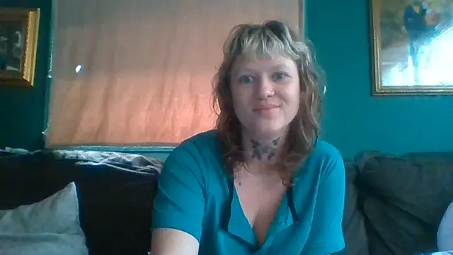 Snapshot of RosieSwitchBitch chatting on June 2026 10:08:02 AM RosieSwitchBitch online show from June 2026 10:08:02 AM