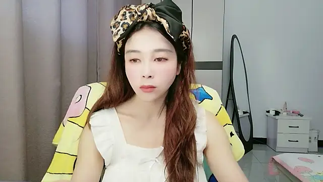 xiaoxiaohong030 online show from June 2026 12:14:01 AM