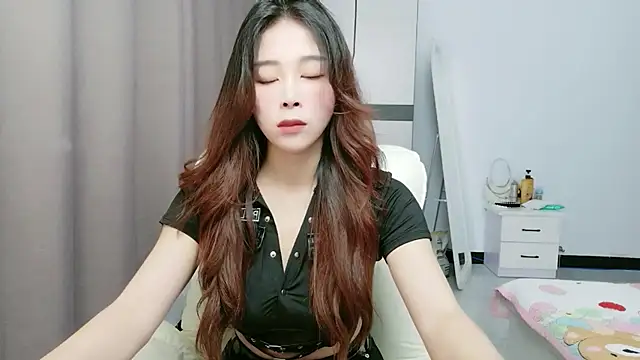 xiaoxiaohong030 online show from July 2026 12:18:02 PM