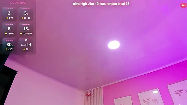 Snapshot of Ariana_west_ chatting on May 2026 12:43:02 PM Ariana west online show from May 2026 12:43:02 PM