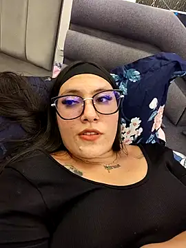 Snapshot of valeryrouse27 chatting on May 2026 12:19:02 AM valeryrouse27 online show from May 2026 12:19:02 AM