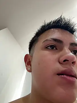 Snapshot of santiagoo_madrid chatting on July 2026 06:34:02 PM santiagoo madrid online show from July 2026 06:34:02 PM