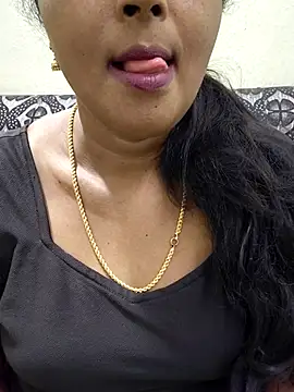 Snapshot of Sunitha-tamilponu chatting on July 2026 05:15:01 PM Sunitha-tamilponu online show from July 2026 05:15:01 PM