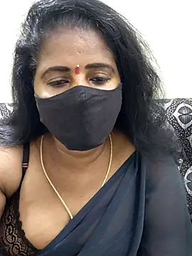 Snapshot of Sunitha-tamilponu chatting on July 2026 06:17:02 PM Sunitha-tamilponu online show from July 2026 06:17:02 PM