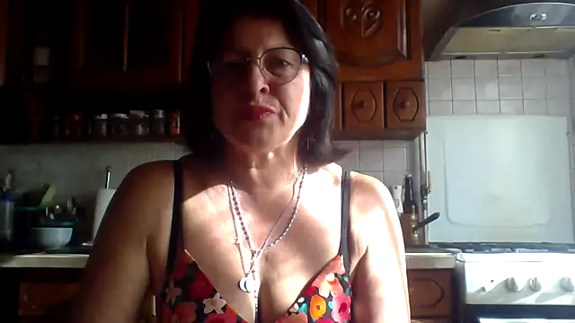 Snapshot of Fiona06 chatting on May 2026 04:52:02 AM Fiona06 online show from May 2026 04:52:02 AM