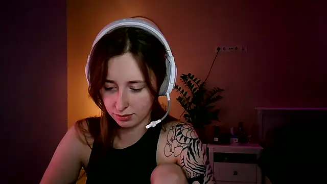 Snapshot of she_tora69 chatting on June 2026 12:32:02 AM she tora69 online show from June 2026 12:32:02 AM