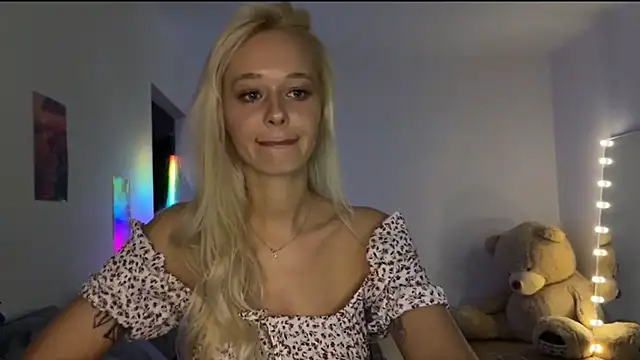 Snapshot of Sweety_F69 chatting on June 2026 10:54:02 PM Sweety F69 online show from June 2026 10:54:02 PM